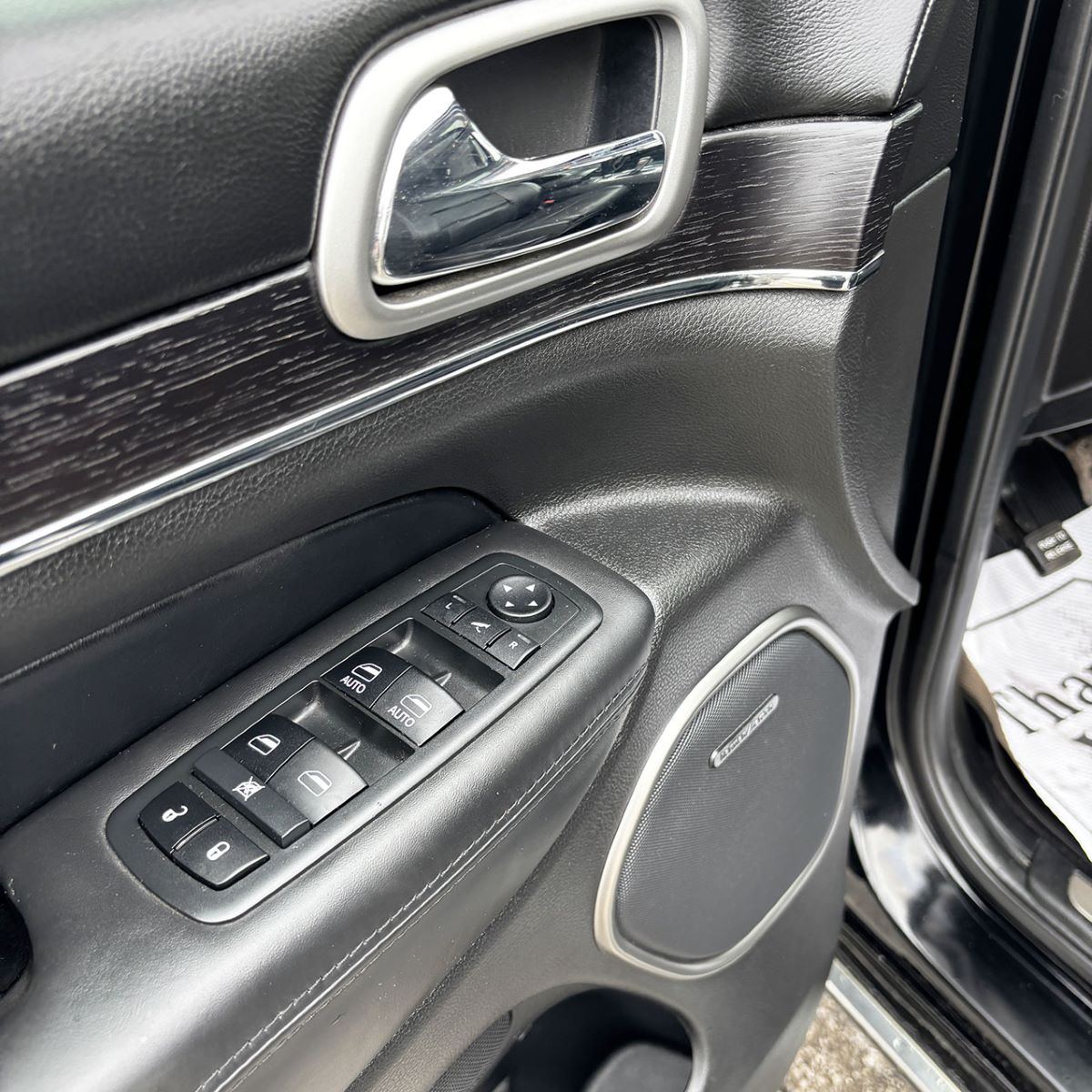 2017 Jeep Grand CherokeeSummit