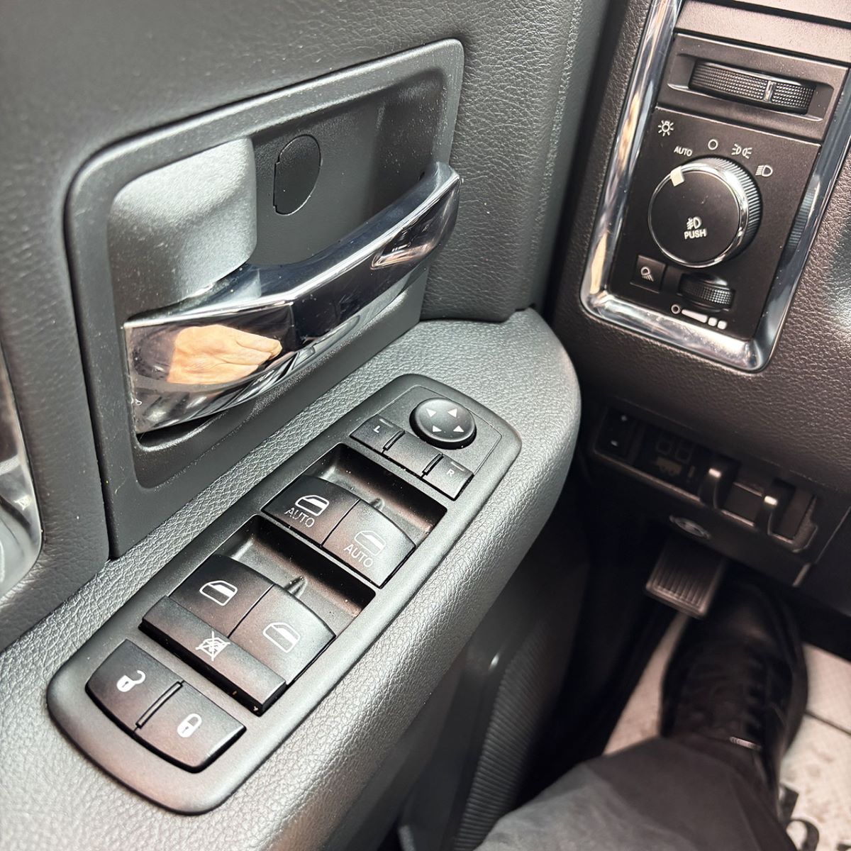 2012 RAM 1500Laramie