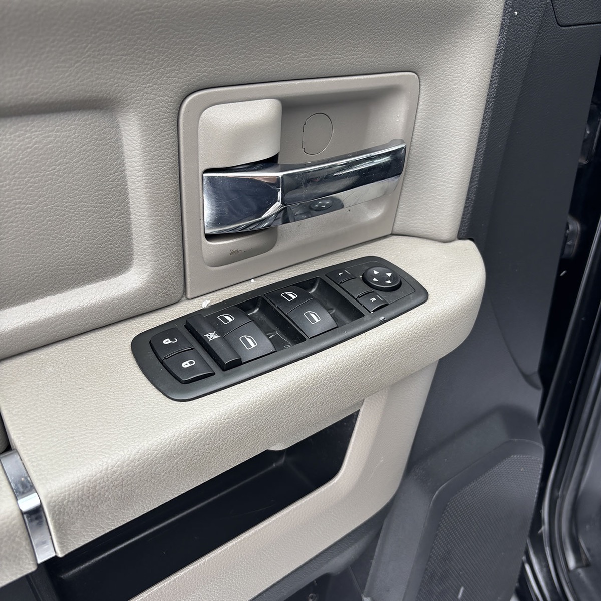 2010 Dodge Ram 1500SLT, Crew Cab, 4WD