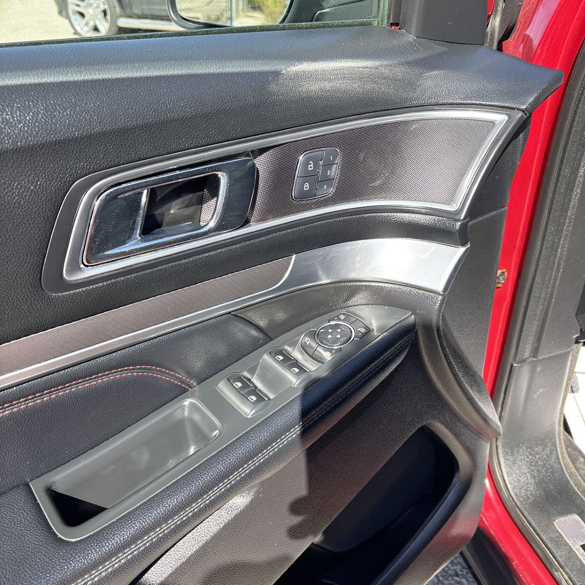 2017 Ford ExplorerSport | 7 Passenger | Pano Roof | Cooled Seats