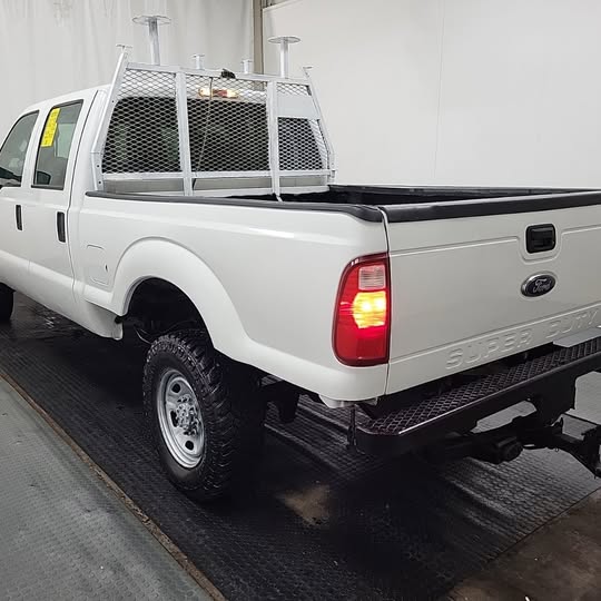 2015 Ford F350 Super DutySRW XL 6.75ft bed 172