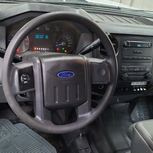 2015 Ford F350 Super DutySRW XL 6.75ft bed 172