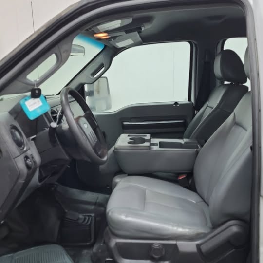 2016 Ford F350 Super DutySRW XL 6.75ft bed 172