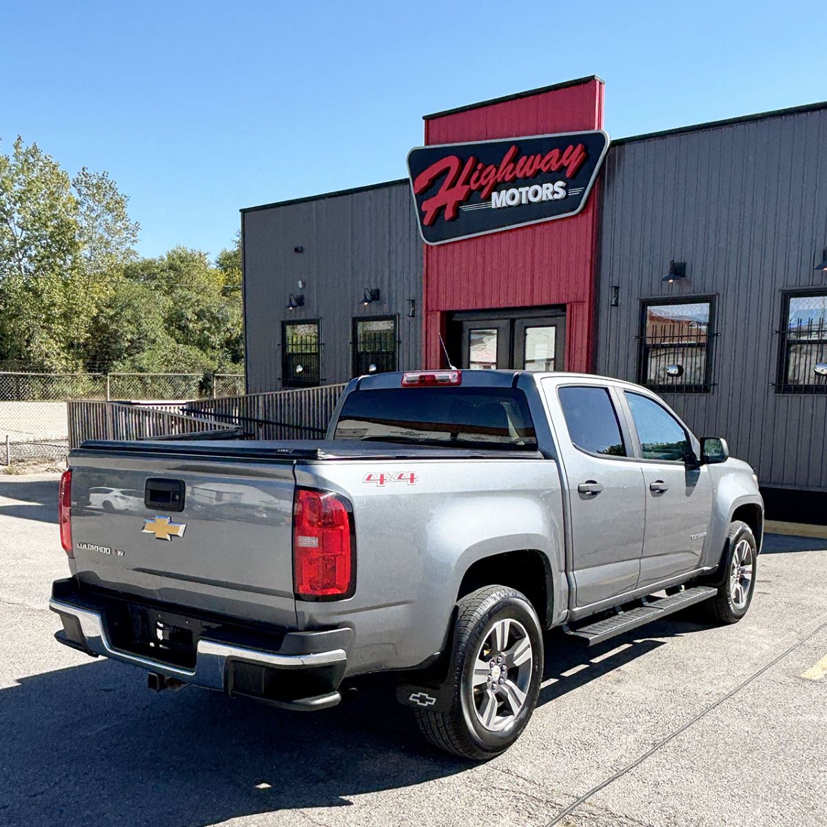 2018 Chevrolet ColoradoWT | Crew Cab | 4X4 | Side Steps | Tonneau 