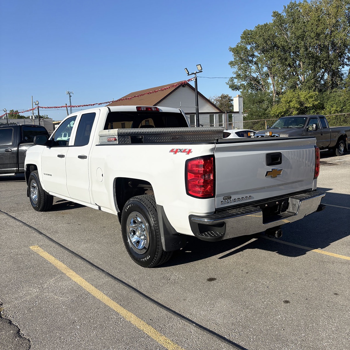 2017 Chevrolet SilveradoWT, Double Cab 4x4, V6