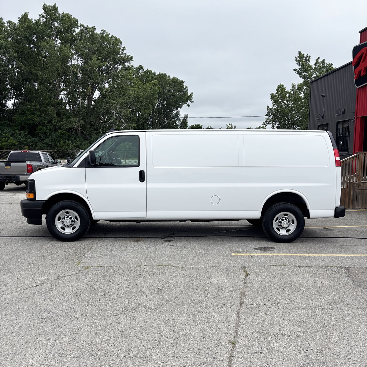 2017 Chevrolet Express2500 Cargo Extended 155-in