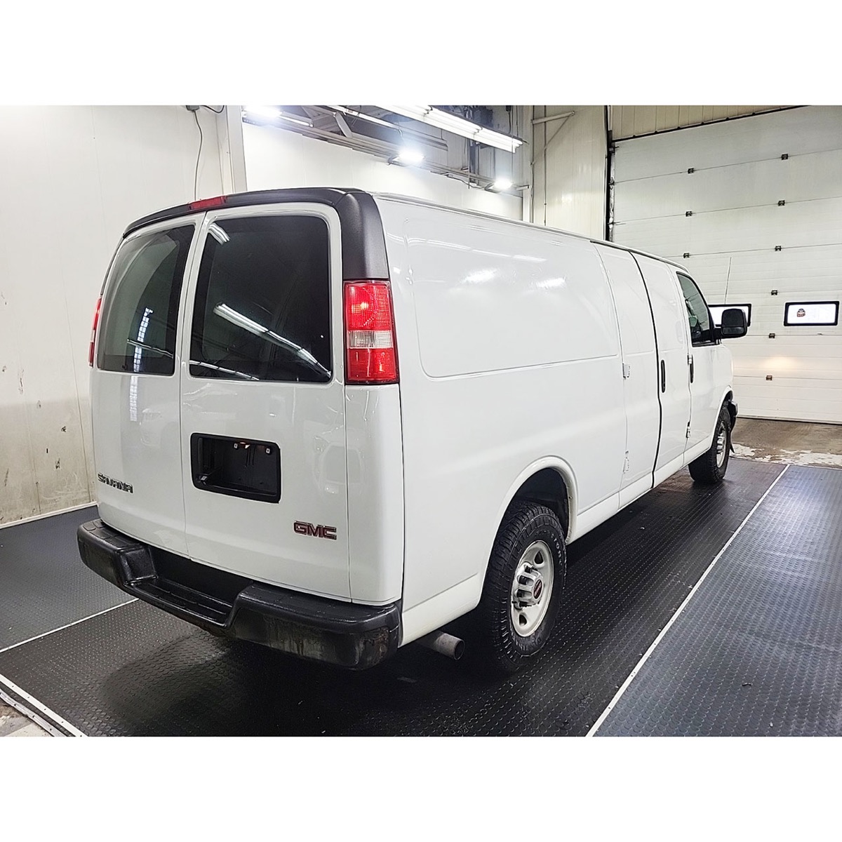 2017 GMC SavanaCargo 2500 RWD 155