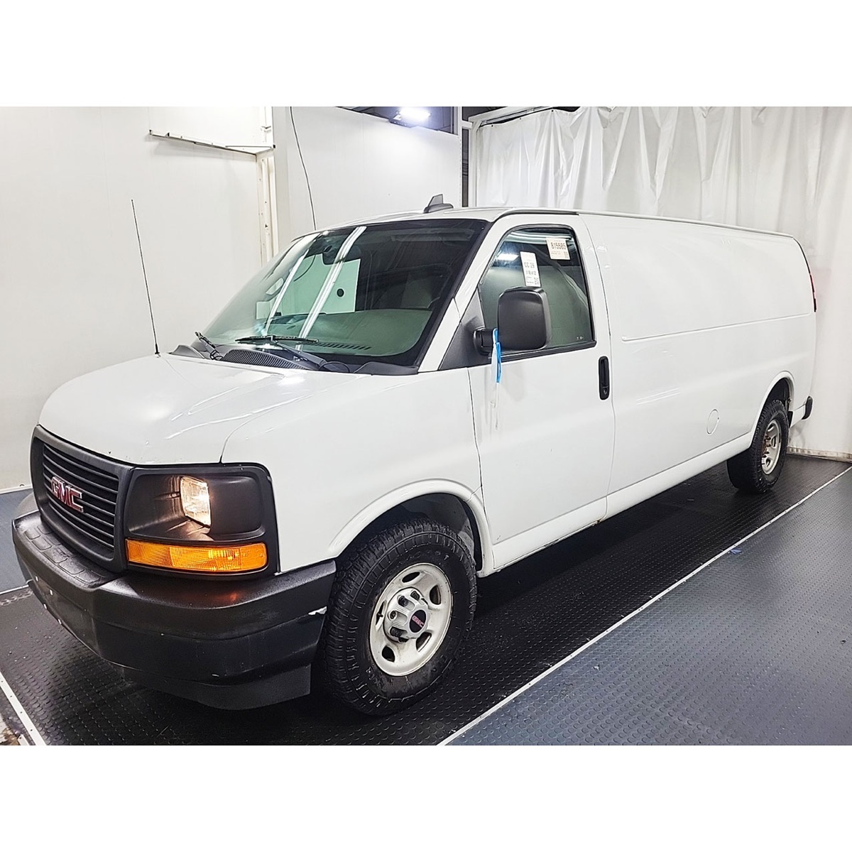 2017 GMC SavanaCargo 2500 RWD 155