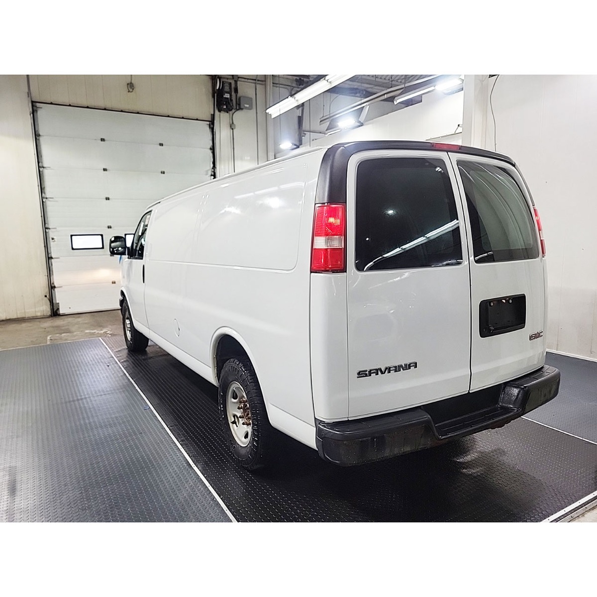 2017 GMC SavanaCargo 2500 RWD 155
