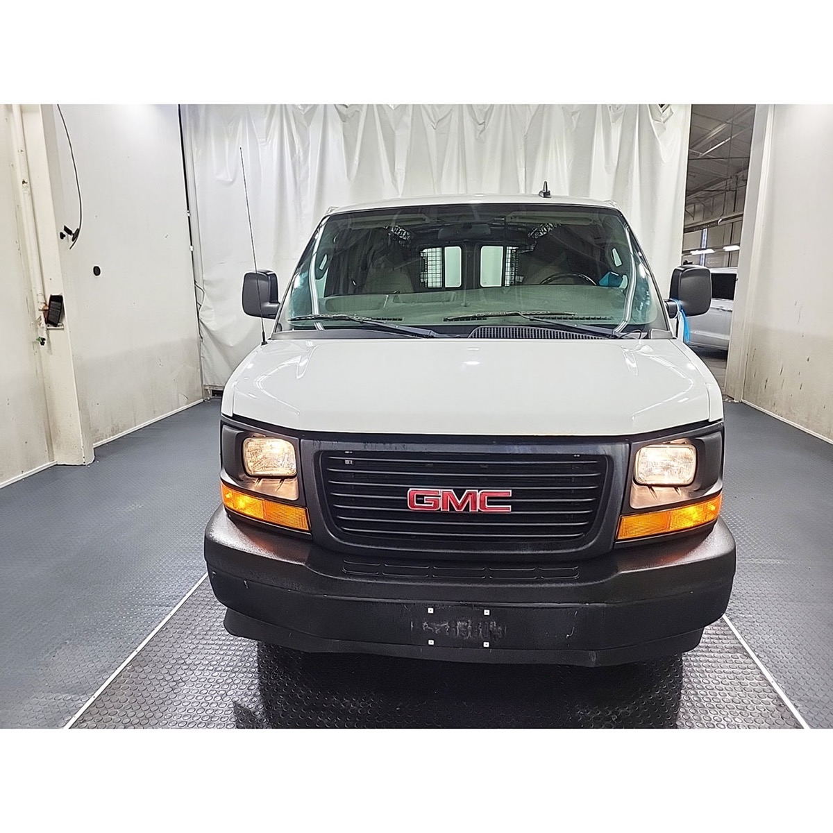 2017 GMC SavanaCargo 2500 RWD 155