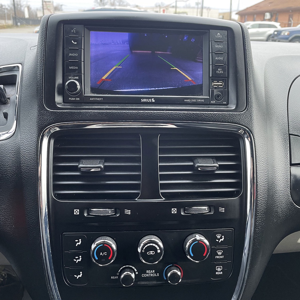 2018 dodge grand hot sale caravan entertainment system