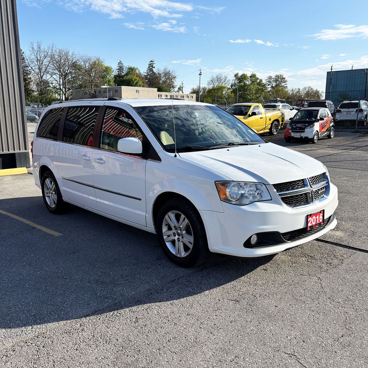 2016 Dodge Grand CaravanCrew | Heated Seats | Remote Start | Stow'n Go