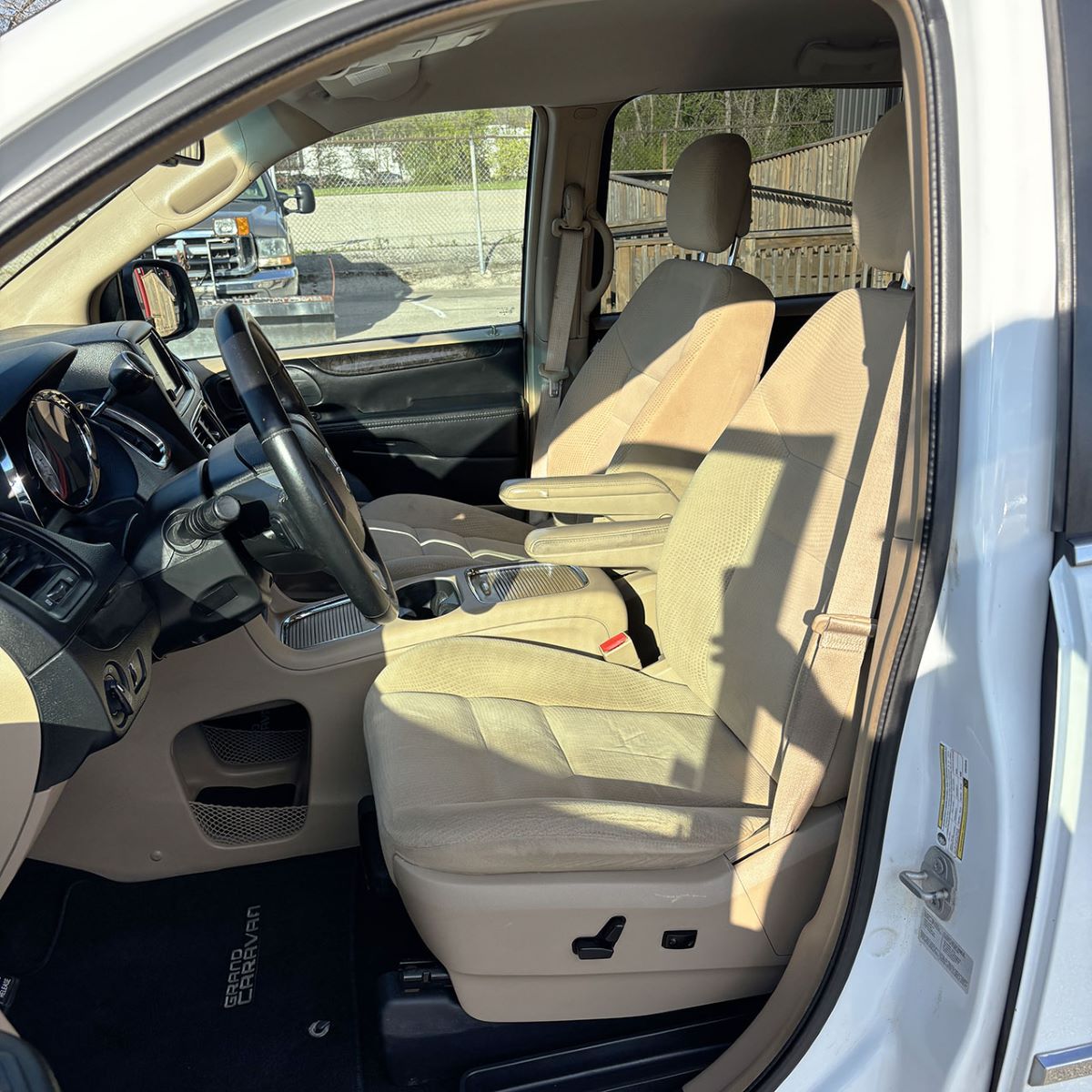 2016 Dodge Grand CaravanCrew | Heated Seats | Remote Start | Stow'n Go