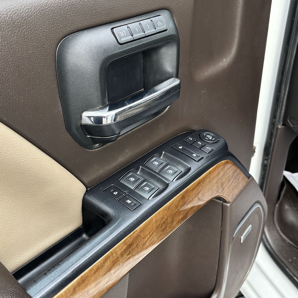 2018 Chevrolet  SilveradoLTZ