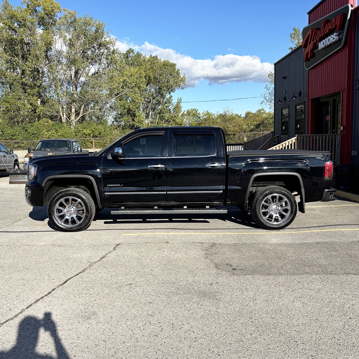 2018 GMC Sierra 1500Denali Crew Cab, 4WD 143.5in.