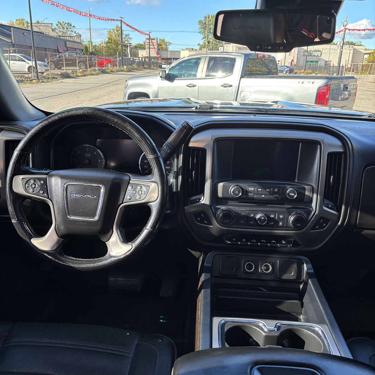 2018 GMC Sierra 1500Denali Crew Cab, 4WD 143.5in.