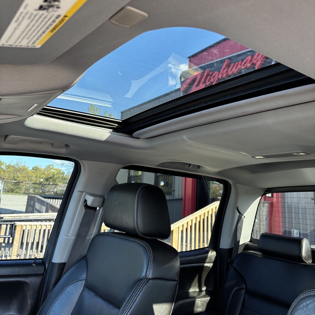 2018 GMC Sierra 1500Denali Crew Cab, 4WD 143.5in.