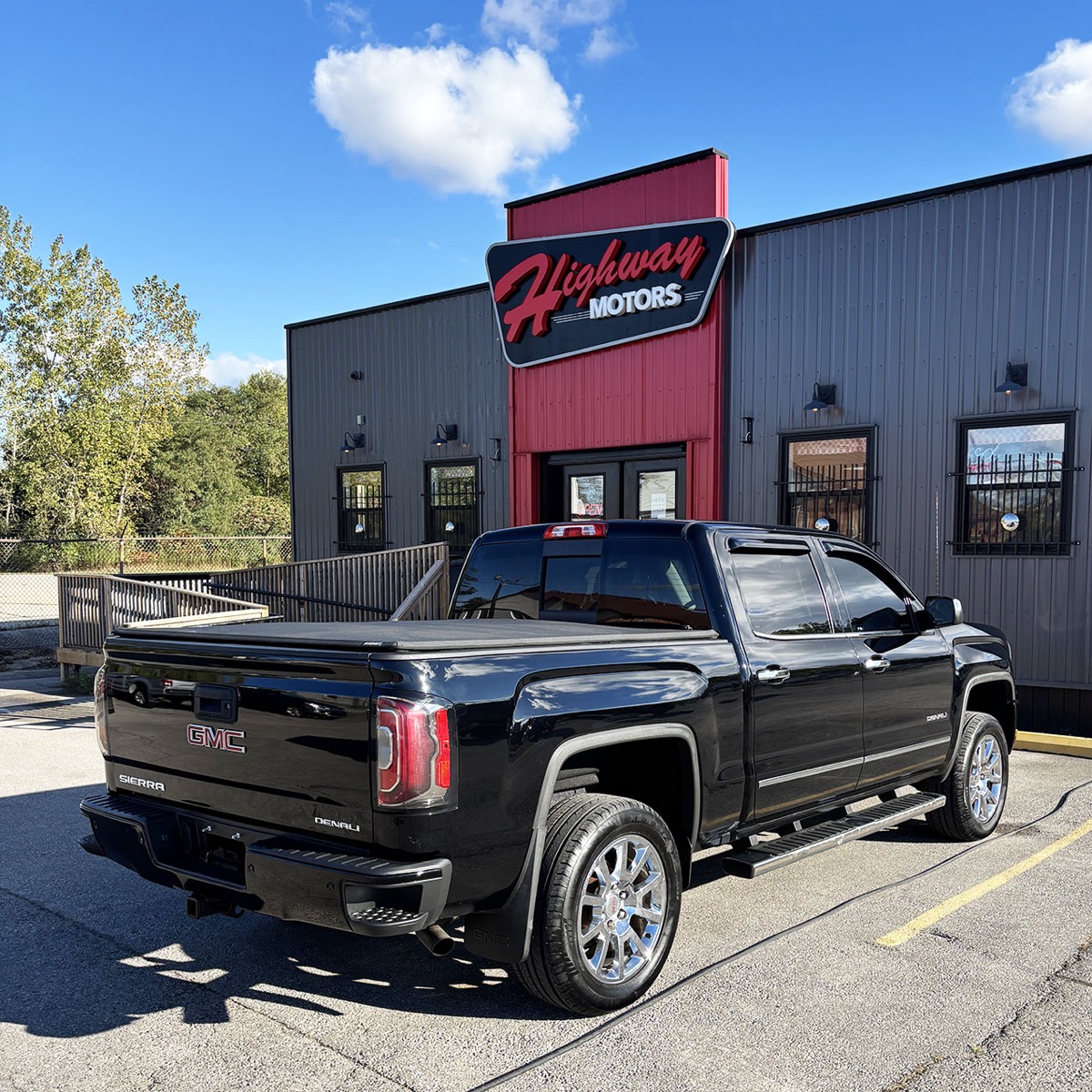 2018 GMC Sierra 1500Denali Crew Cab, 4WD 143.5in.