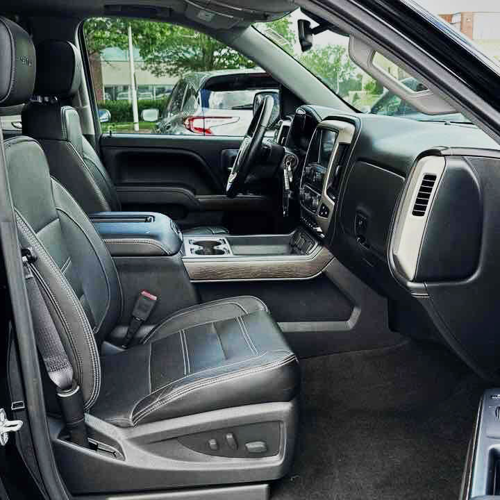 2018 GMC Sierra 1500Denali Crew Cab, 4WD 143.5in.