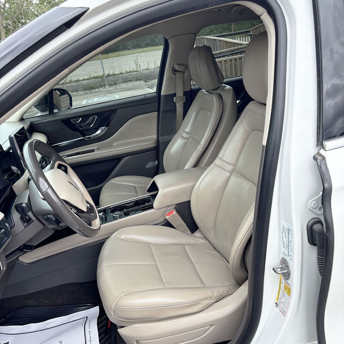 2020 Lincoln CorsairBase | Pano Roof | Leather | P.Liftgate