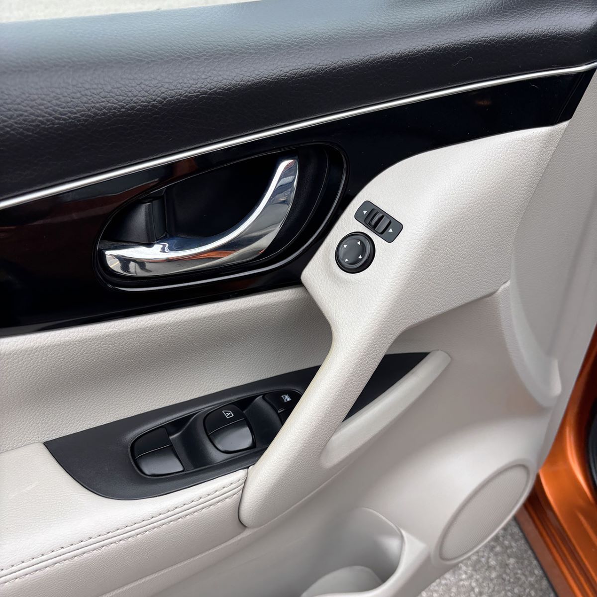 2017 Nissan QashqaiSL, AWD