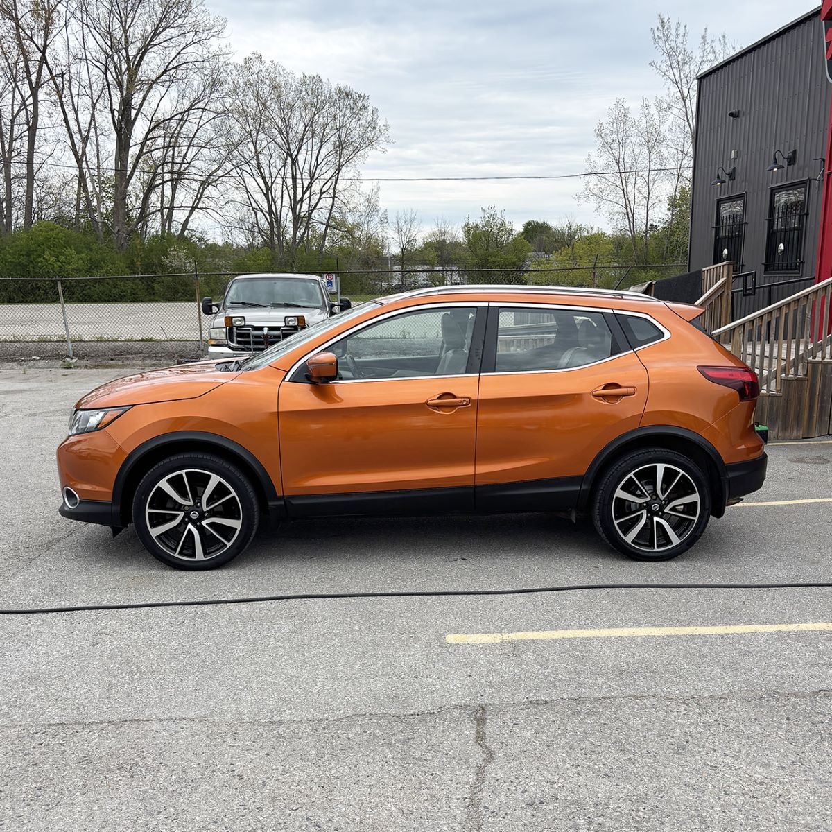 2017 Nissan QashqaiSL, AWD